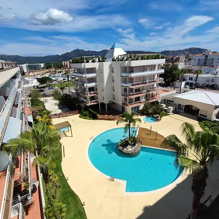 Con Parking Y Piscina Comunitaria Av-42 Apartamento Rosas