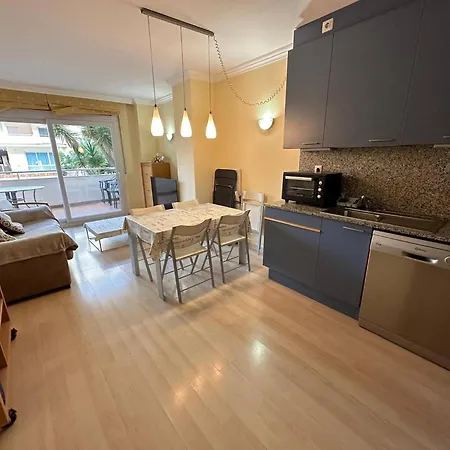 Apartamento Con Parking Y Piscina Comunitaria Av-42
