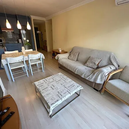 Con Parking Y Piscina Comunitaria Av-42 Apartamento Rosas