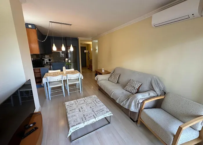Con Parking Y Piscina Comunitaria Av-42 شقة